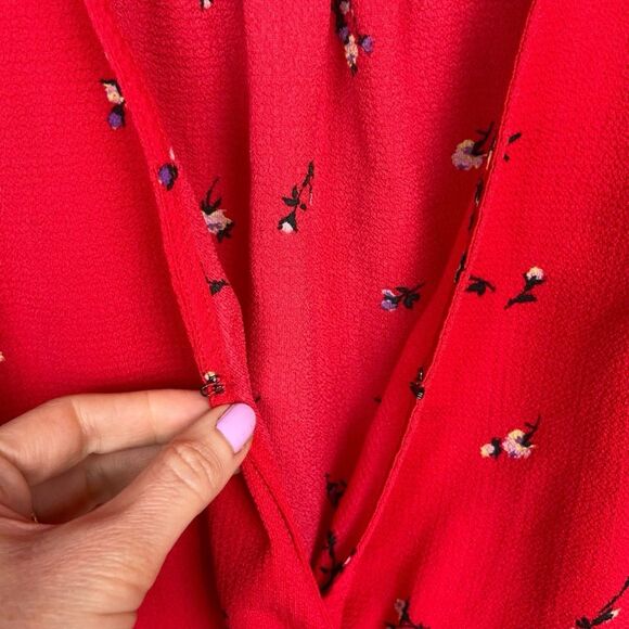 Wild Fable Red Floral Twist Front Blouse - Picture 8 of 11